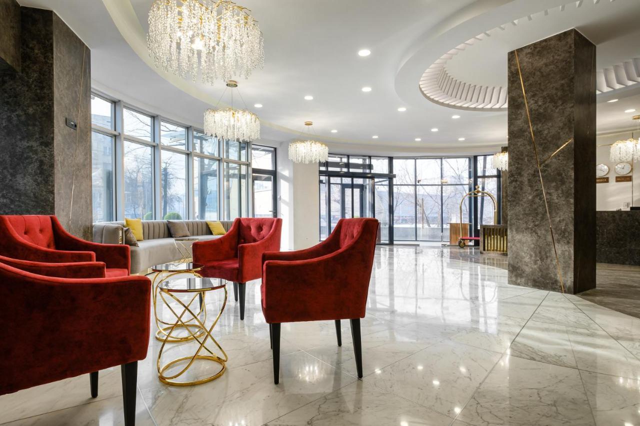 Grand Mildom Hotel الماتي المظهر الخارجي الصورة