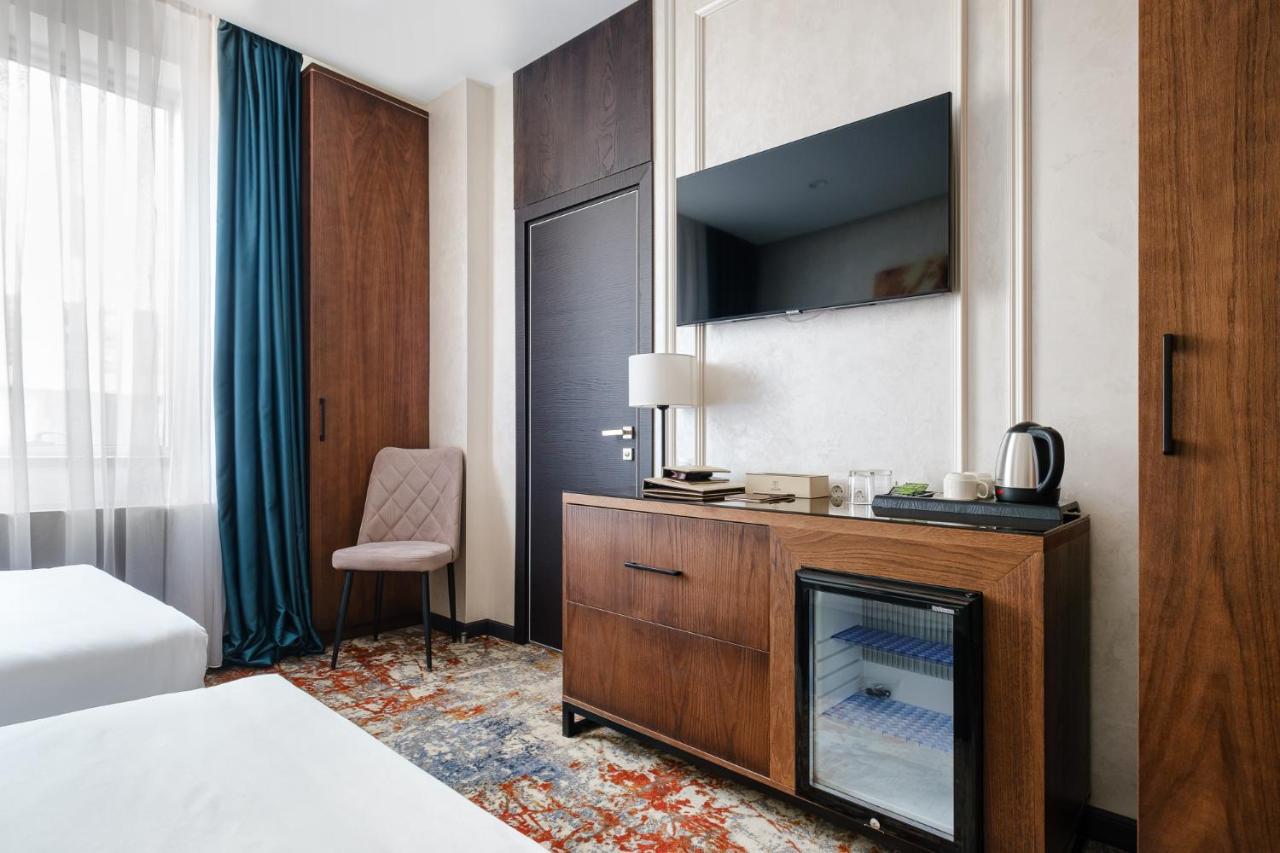 Grand Mildom Hotel الماتي المظهر الخارجي الصورة