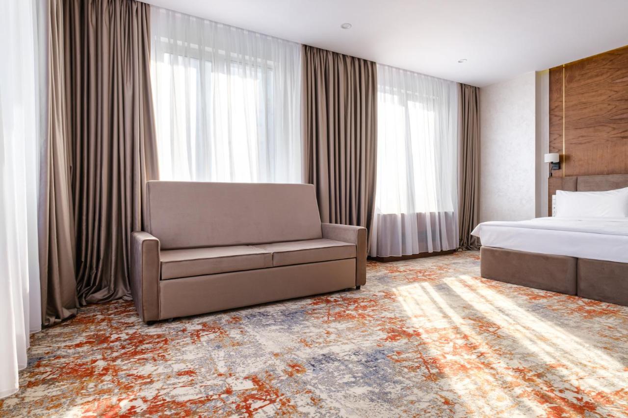 Grand Mildom Hotel الماتي المظهر الخارجي الصورة