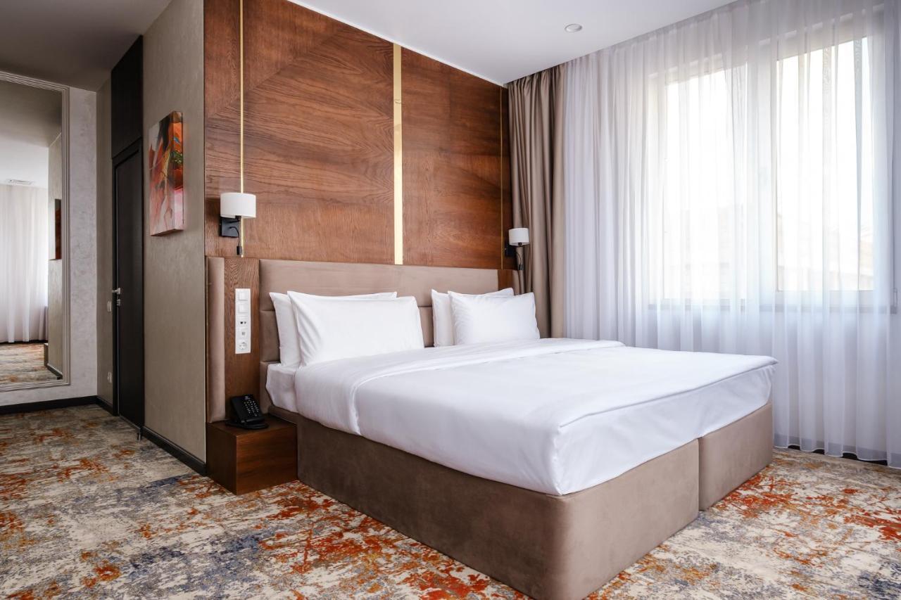 Grand Mildom Hotel الماتي المظهر الخارجي الصورة