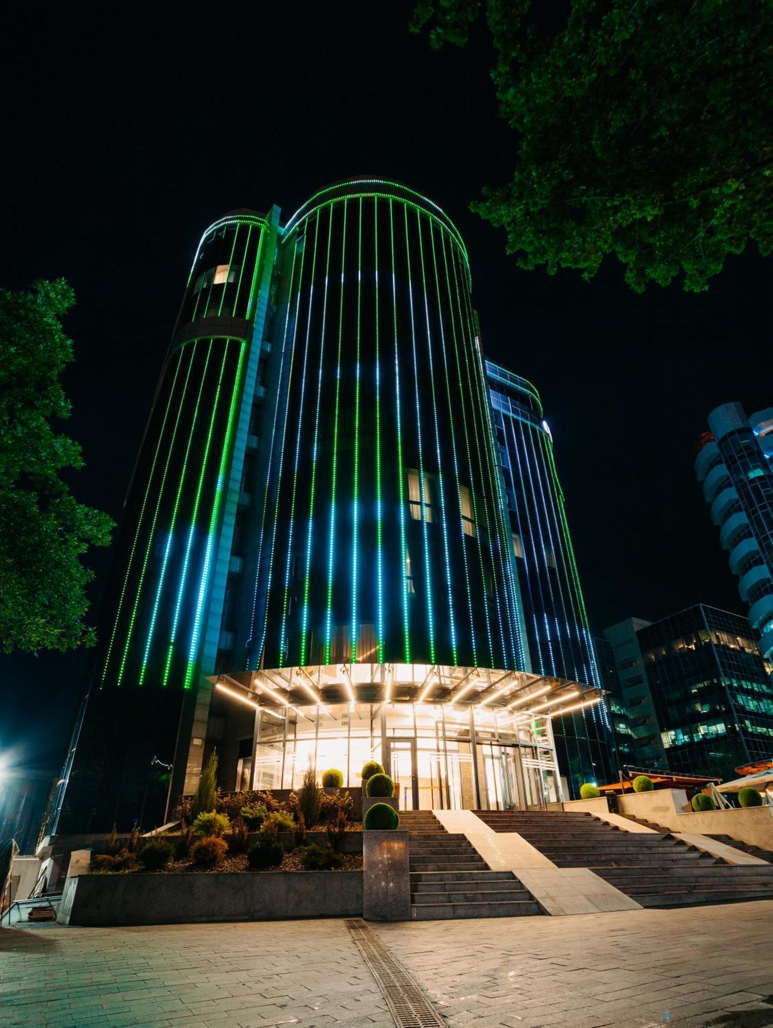 Grand Mildom Hotel الماتي المظهر الخارجي الصورة