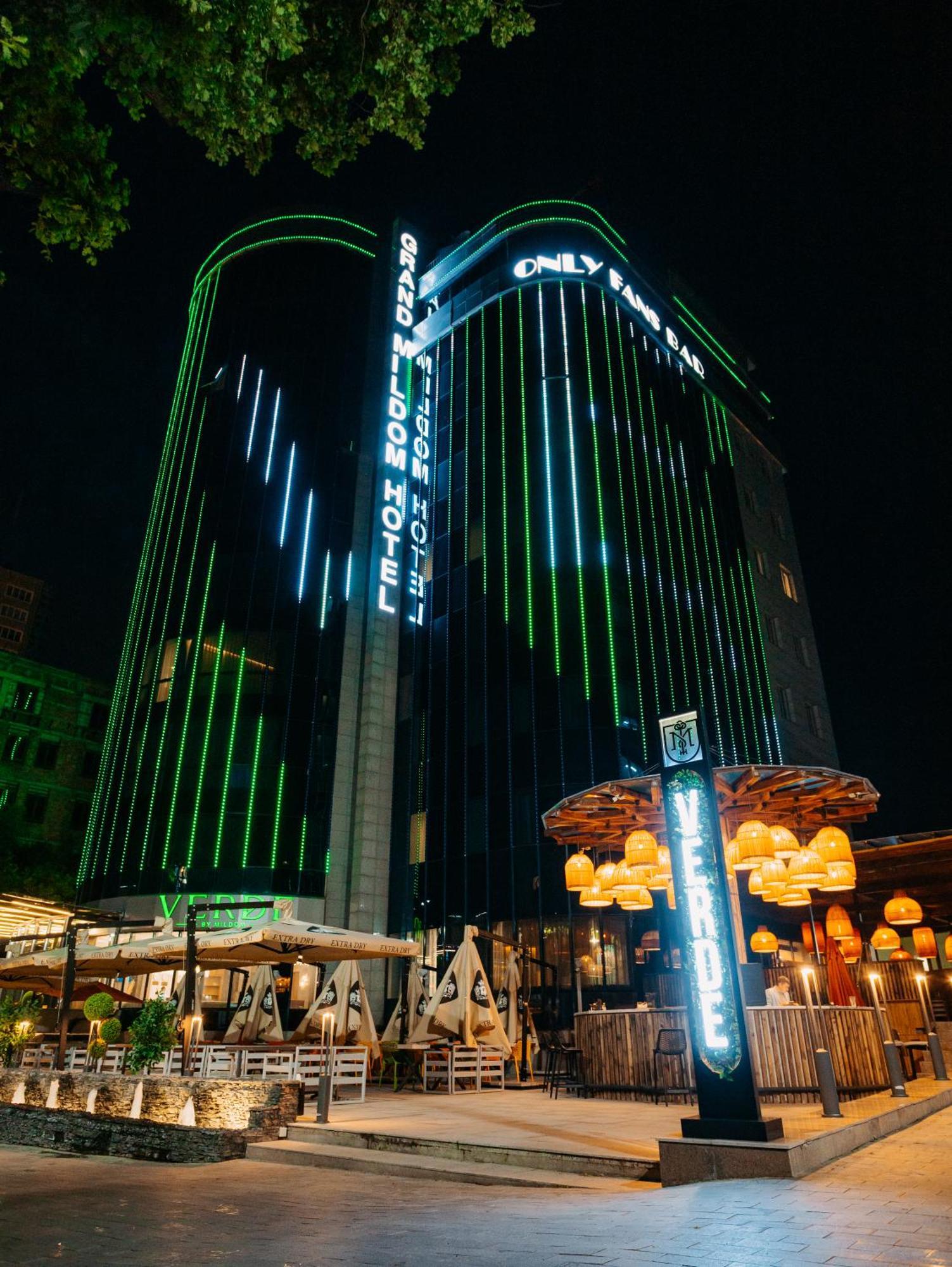 Grand Mildom Hotel الماتي المظهر الخارجي الصورة